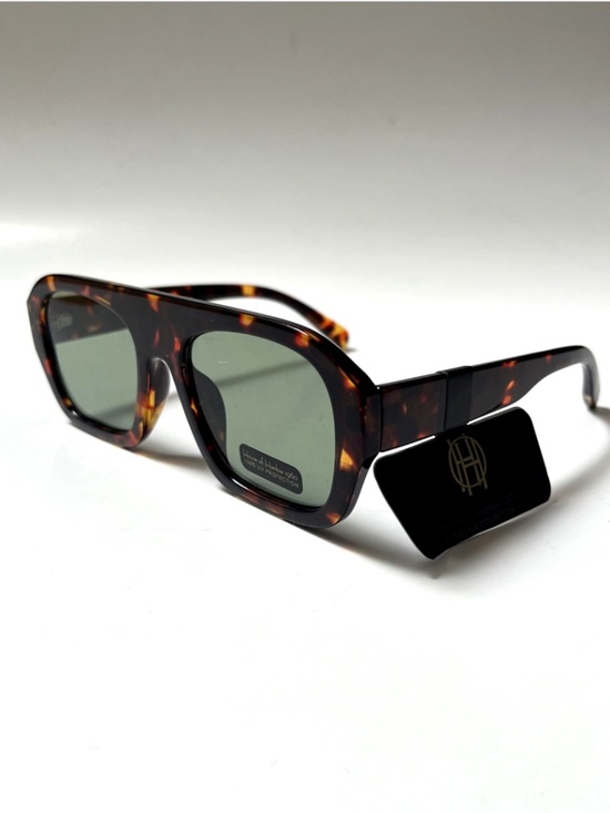 House of Harlow 1960 Accessories - House of Harlow 1960 Thick Aviator Sunglasses NWT Tortoise Light Green Lens